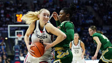 某位中场球 某位中场球